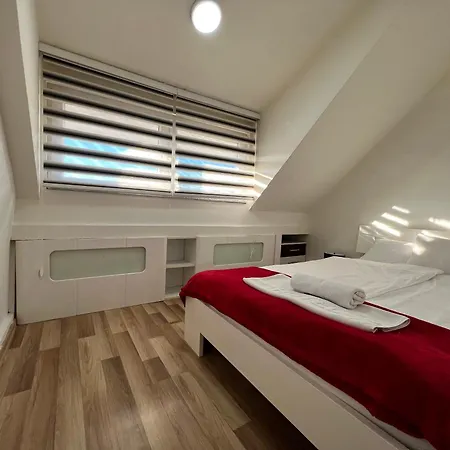 By Expert Vip Villa