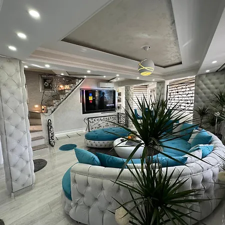 By Expert Vip וילה